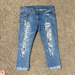 Rue21 Light Blue Distressed Cropped Jeans